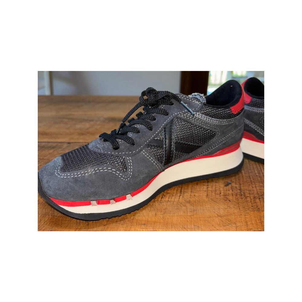 Unisex Munich Black Red Athletic Training Shoe Sneaker Womens 6 Mens 4.5 - Picture 9 of 12